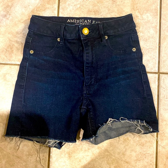 American Eagle ‘super stretch’ jean shorts - Picture 1 of 3